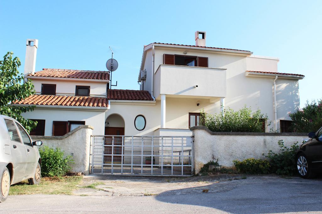 Apartments Cavae Romanae Медулин Экстерьер фото